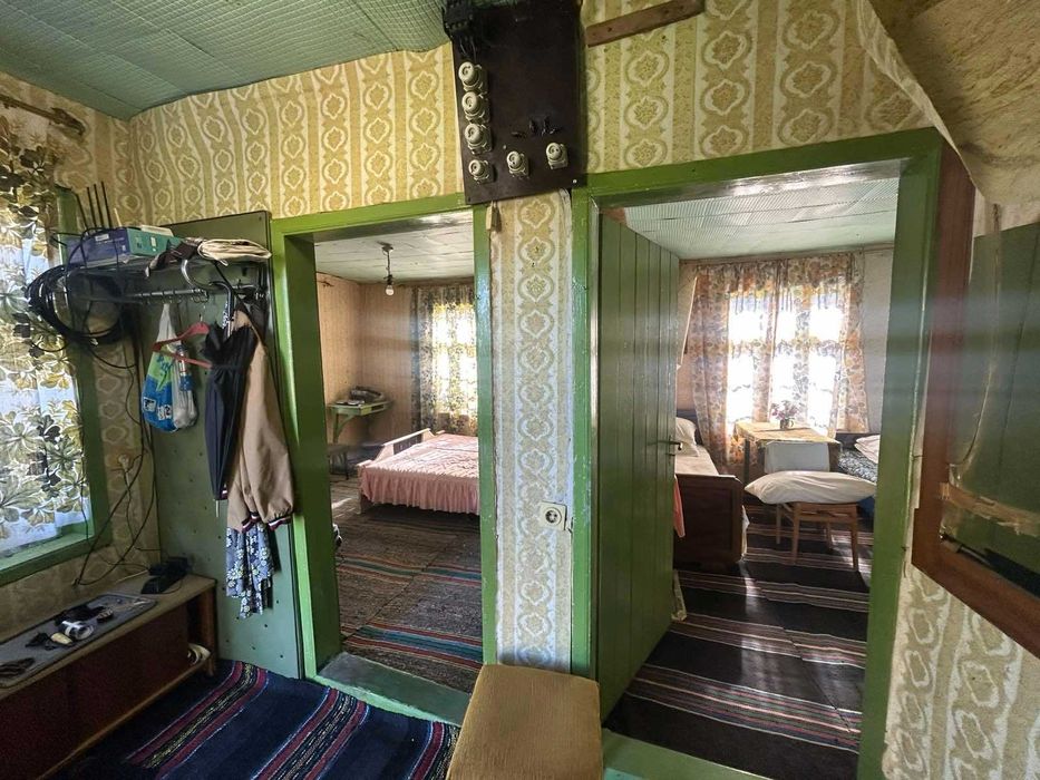 Двуетажна къща с фотоволтаици, с. Цар Асен