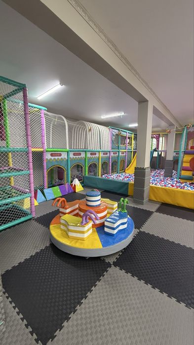 Продам карусели и лабиринт