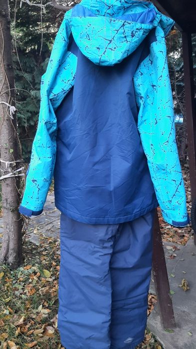 Costum schi/zapada 10 ani