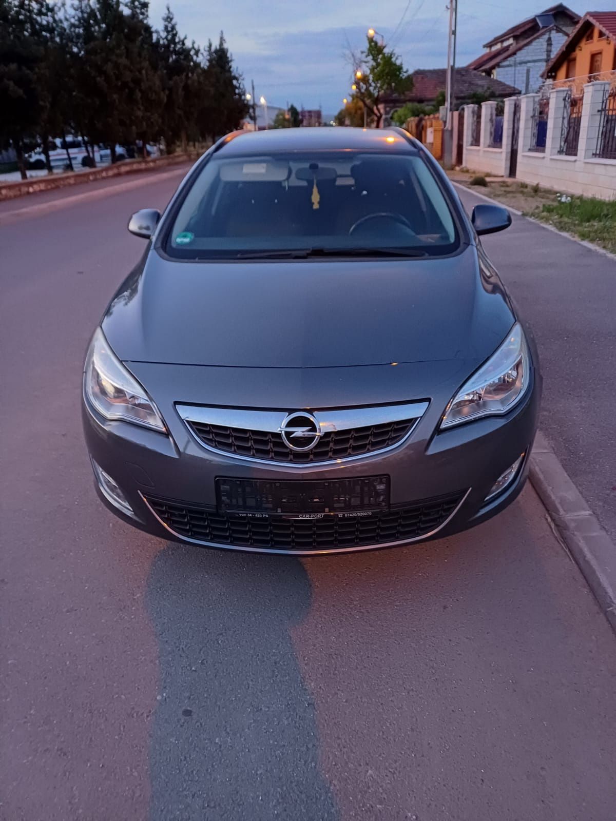 Opel astra  j 2011