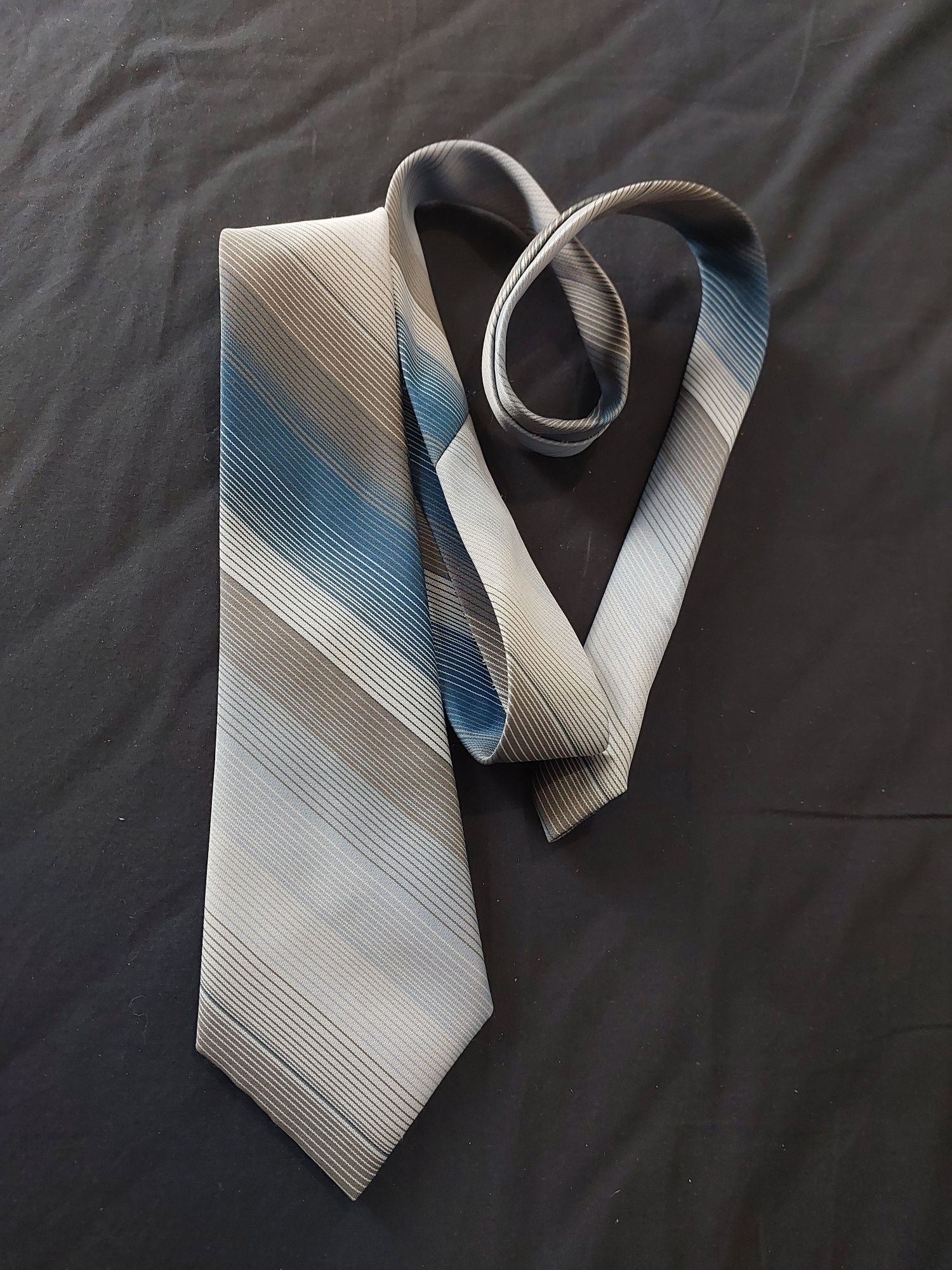 Cravată albastră