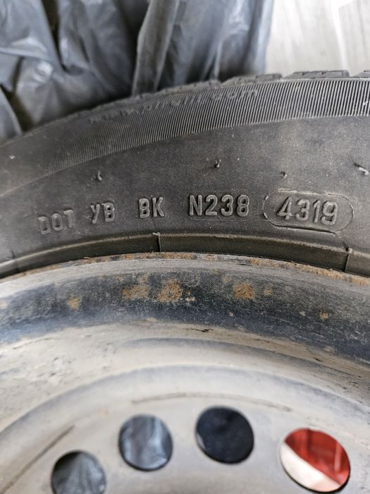 Set 4 roti 205/55 R16 jante de tabla+cauciucuri de iarna Pirelli
