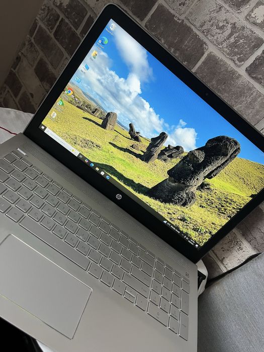 HP Pavilion лаптоп - Intel i5 / 8GB / SSD + HDD / NVIDIA 940 MX