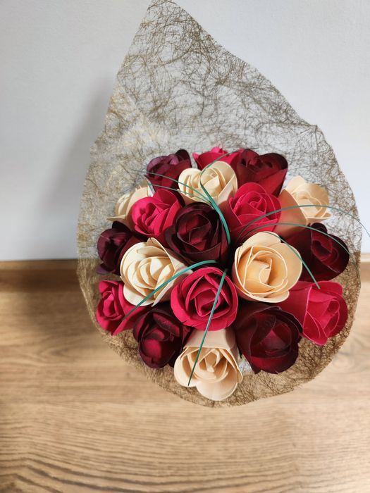 Букет от 19 вечни дървени рози.