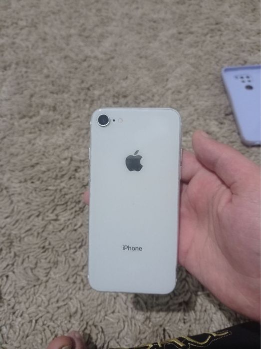 IPhone SE 2020 xotirasi 64yomkist 76