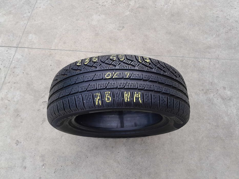 O anvelopa de iarna 235 55 17 pirelli sottozero 2 profil 7,8 mm