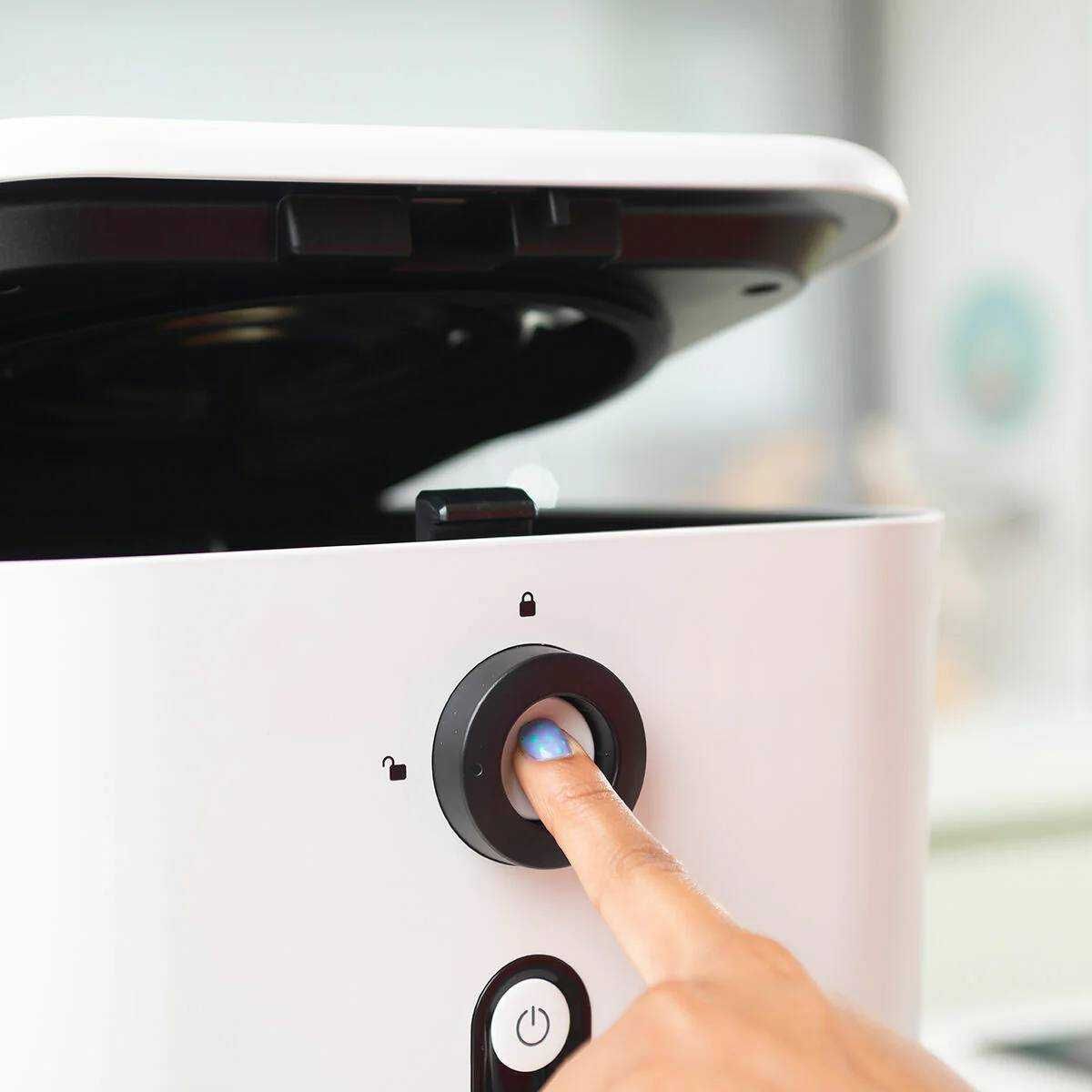 Compostor electric de bucatarie cu functie autocuratare 3L - ca nou