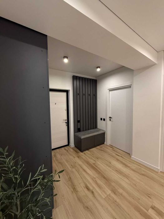 Дава се под наем Тристаен апартамент в София, Студентски град - 89 кв.м за 550 € - Снимка #2