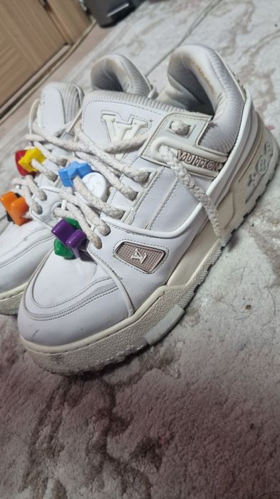 Vand Louis Vuitton adidasi