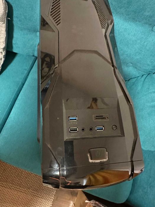 Sistem desktop – ideal birou / gaming ușor