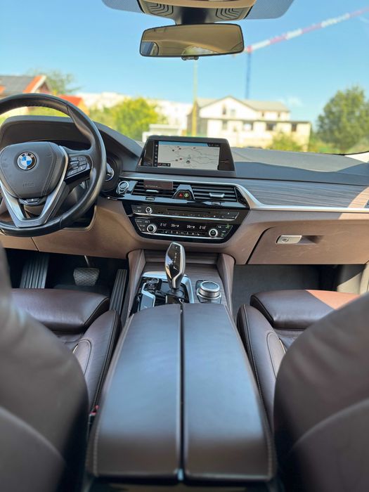 BMW Seria 5 G30 520 xDrive Luxury HeadUp