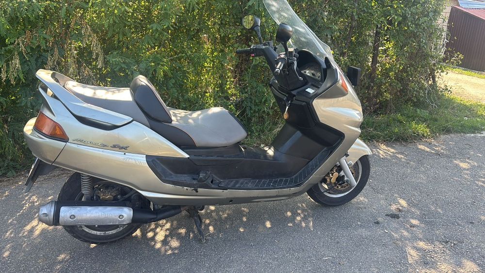 Vând scuter Yamaha majesty