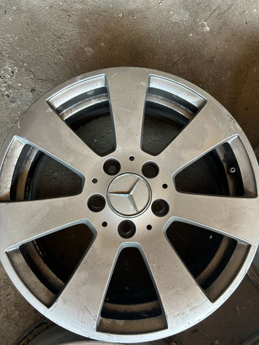 Jante Mercedes R16