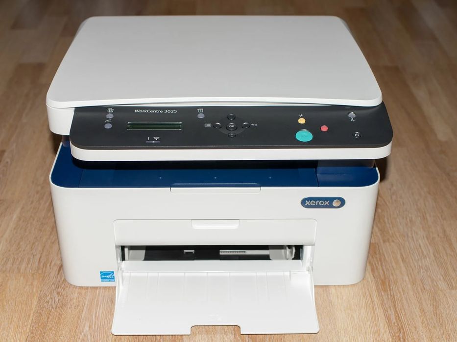 Продам Новый принтер МФУ Xerox 3025