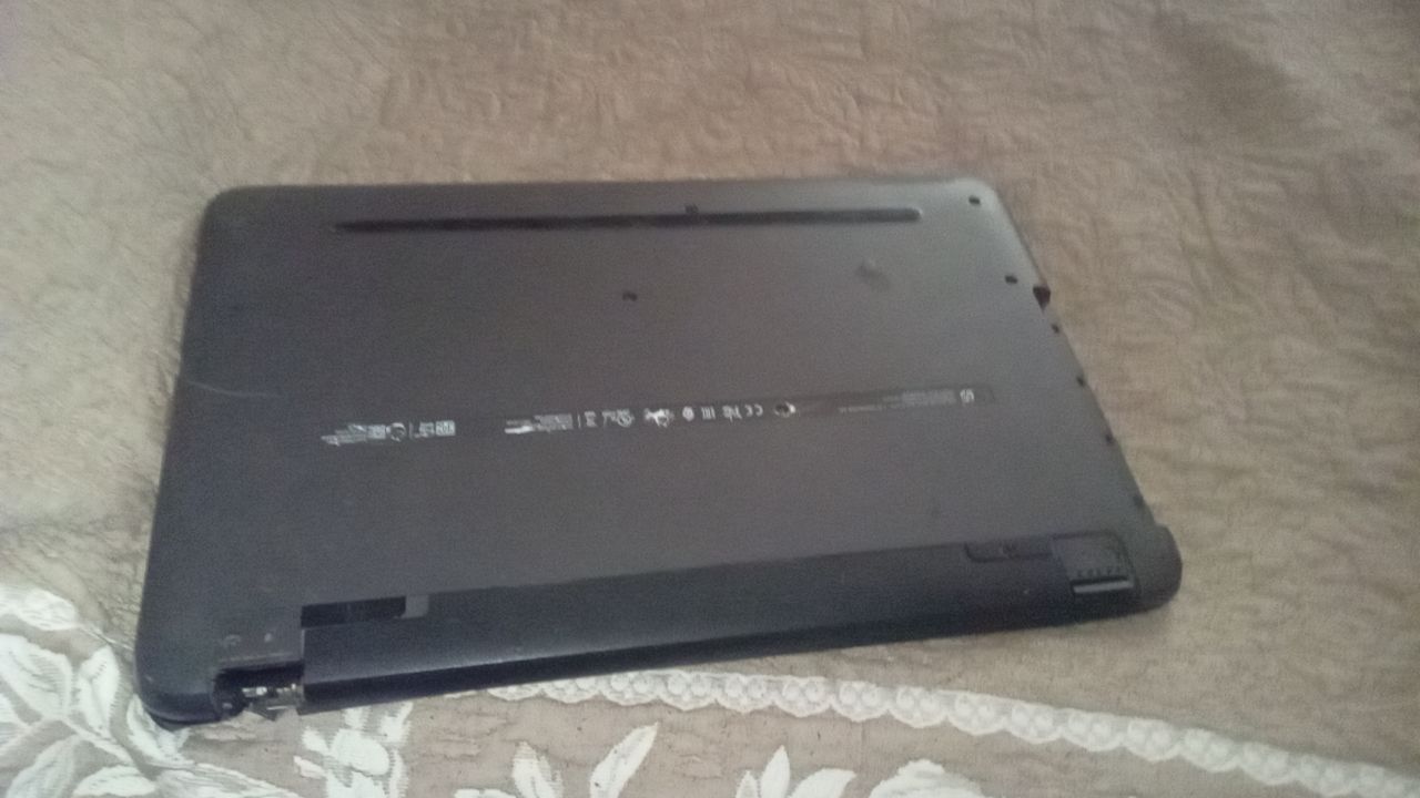 Hp Noutbooki ekran ishlamidi Zapchastga olib qosela boladi