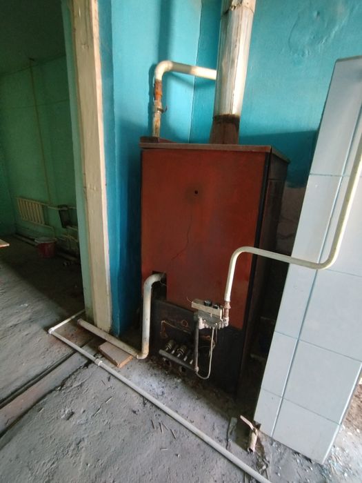 Продаётся котёл отопления и возможно горячей воды