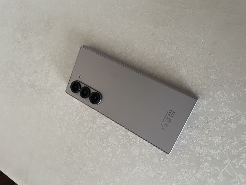 Samsung Galaxy Z Flod 6
