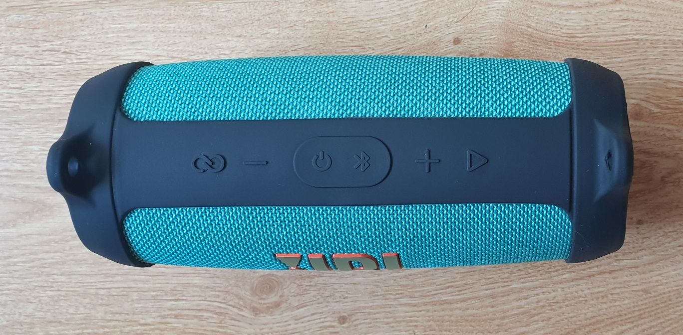 JBL Charge 5 с протектор