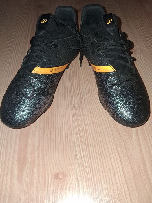 Ghete de fotbal marimea 39