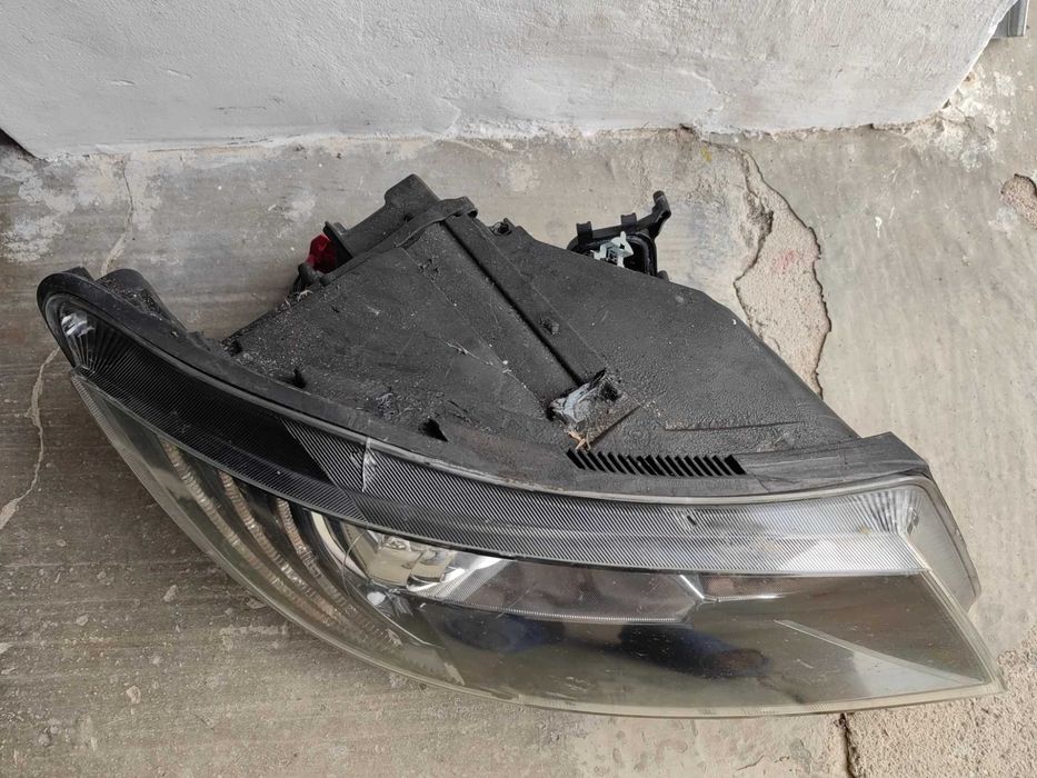 Фар Skoda Superb Bi-Xenon LED десен / Фар Шкода Суперб Оригинален