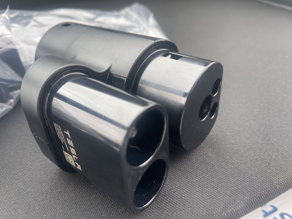 Carlig si adaptor originsle Tesla 3