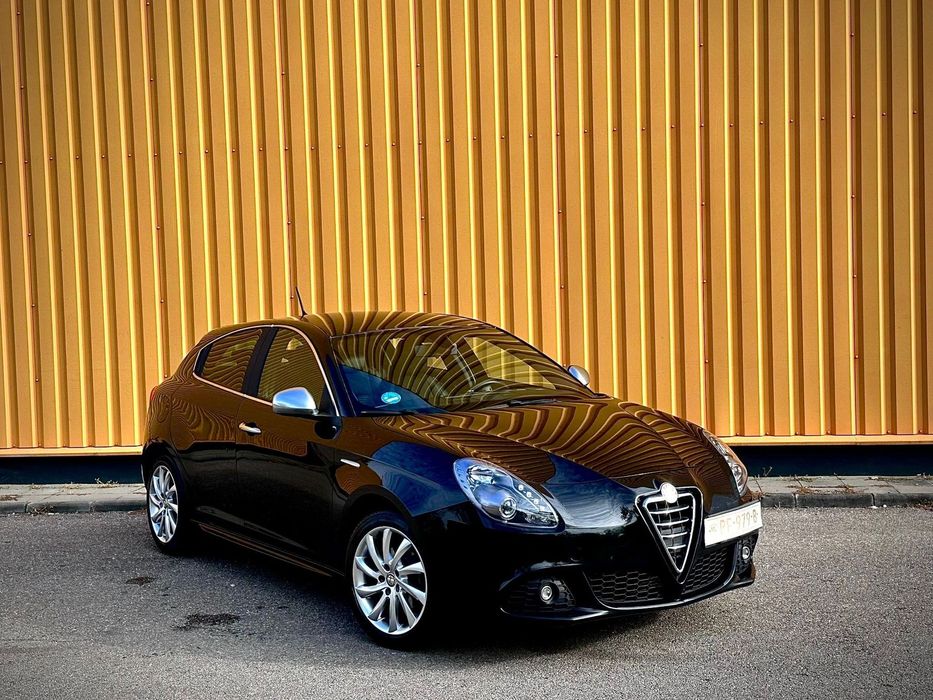Alfa Romeo Giulietta Giulietta 1.4 Turbo • Navi mare CarPlay/Android • LED • Alcantara • Su