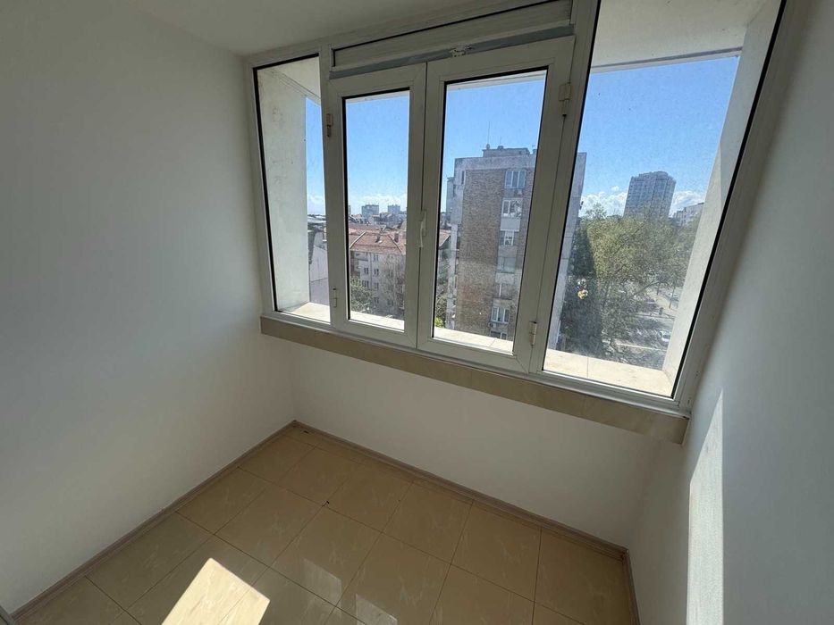 Продава се Многостаен апартамент в Бургас, Лазур - 92 кв.м за 2055 €/кв.м - Снимка #3