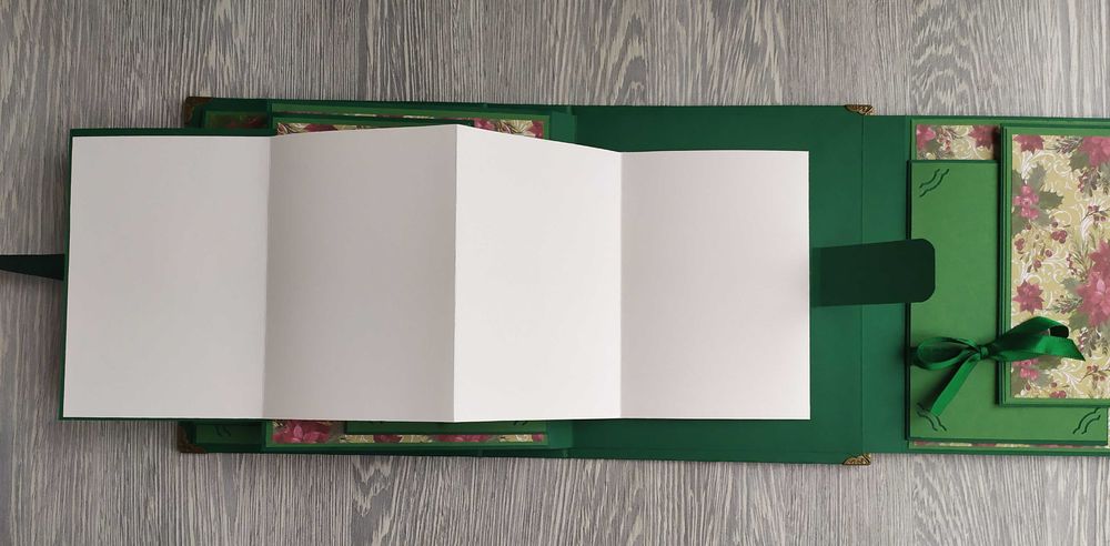 Коледен скрапбук албум в зелено /43.8