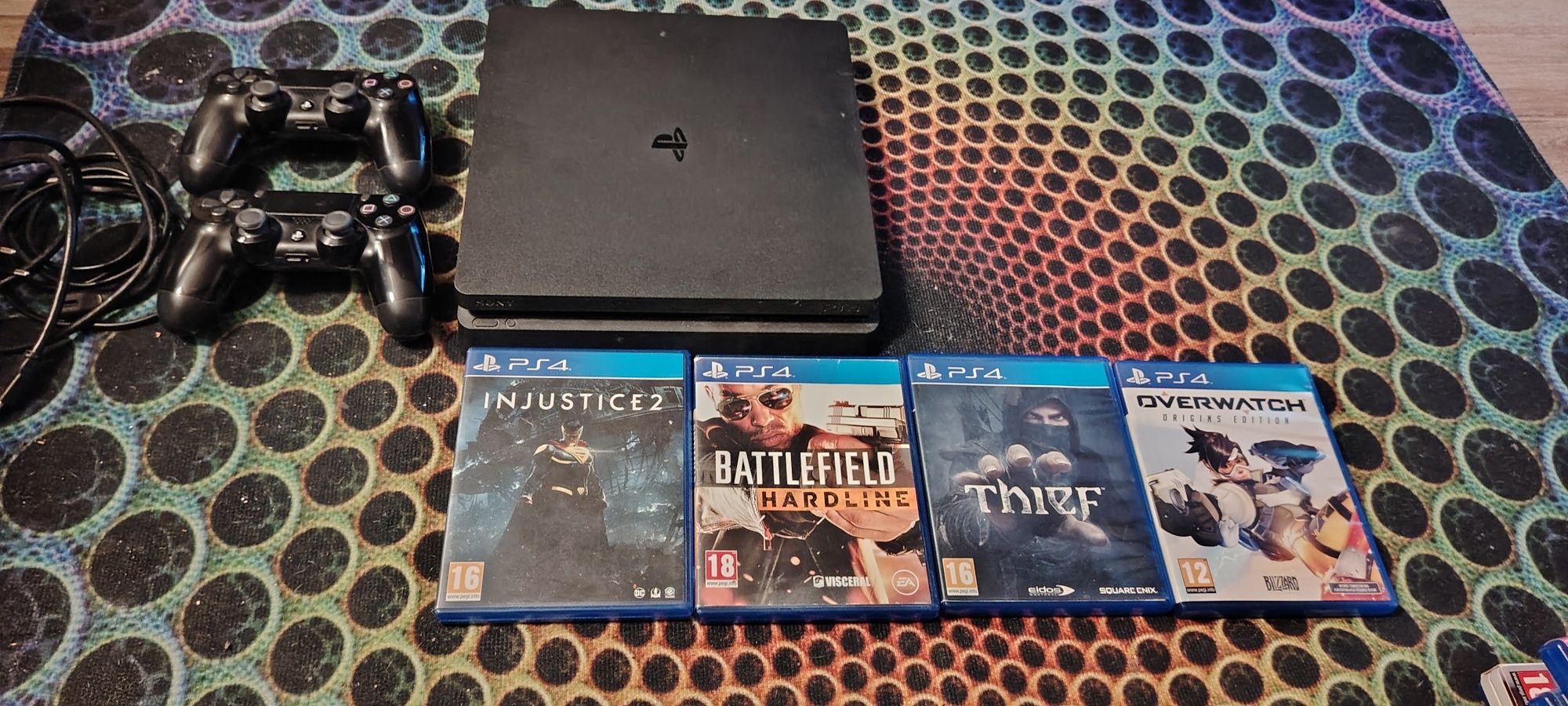 Playstation 4 slim 1 TB + 1 controller