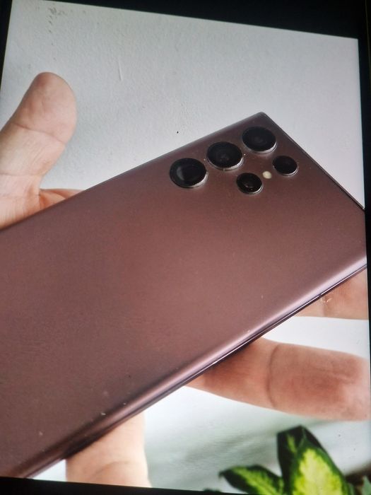 Samsung S22 Ultra.  128Gb 8Gb dualsim