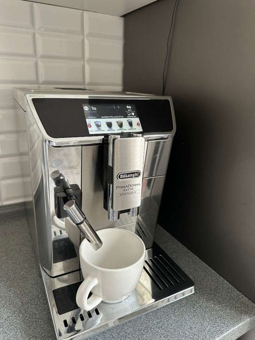 Продается кофемашина Delonghi