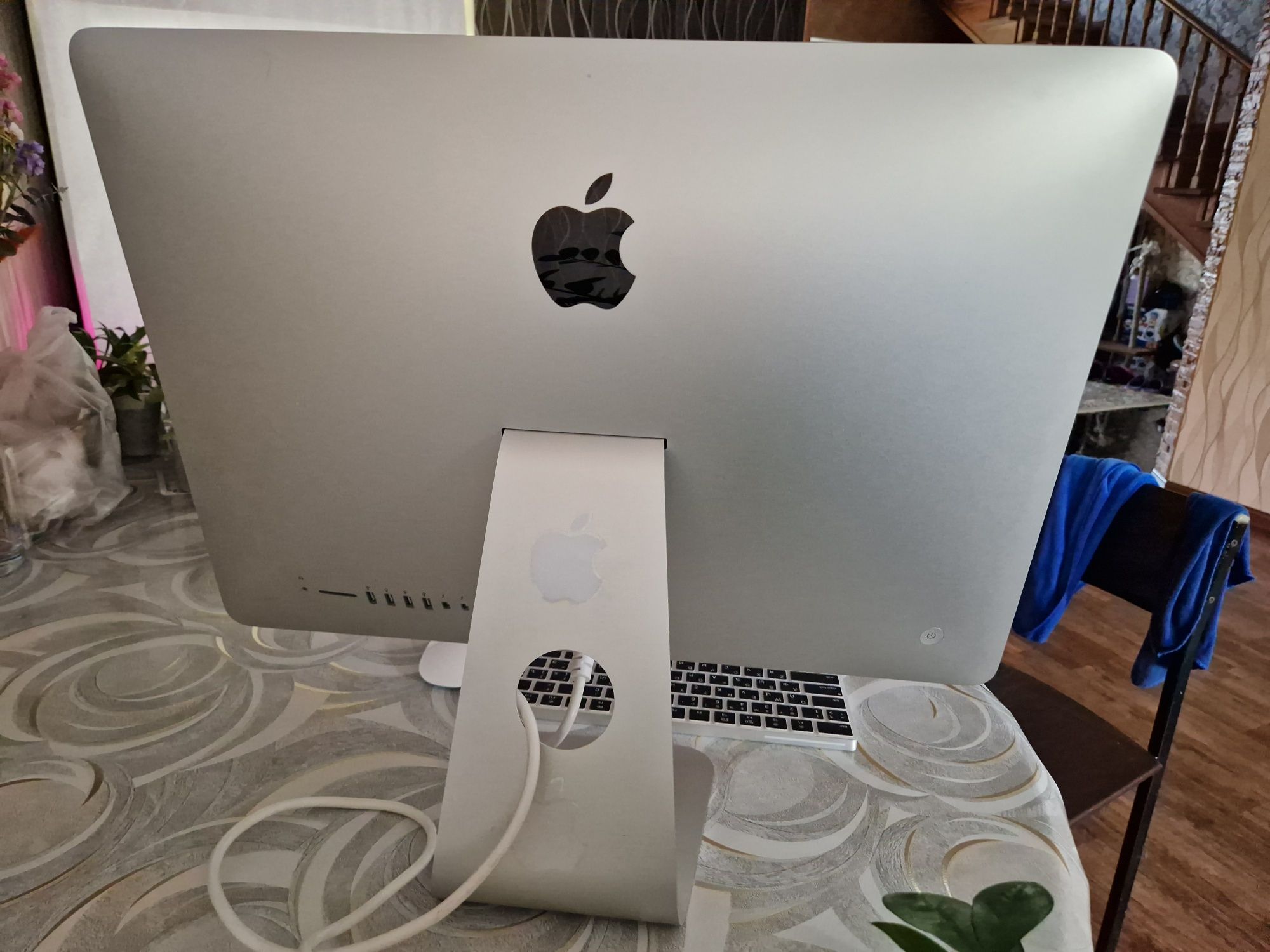 iMac  21.5 Late 2015 , Intel Core i5, 2.8 ГГЦ , как новый !
