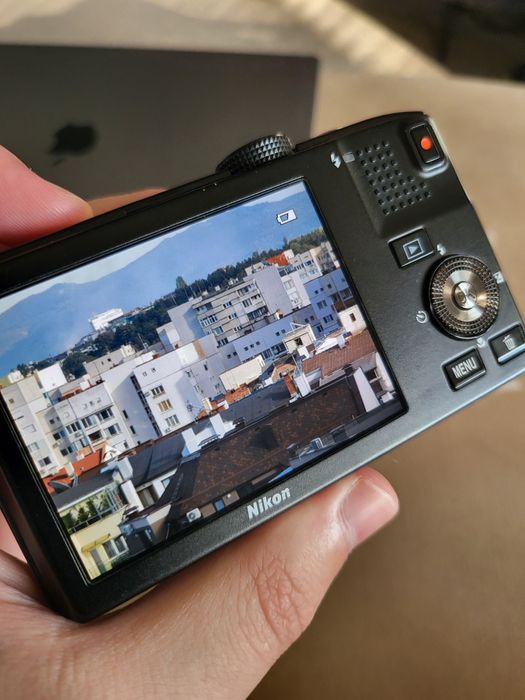 Nikon Coolpix S8100 red 12mp