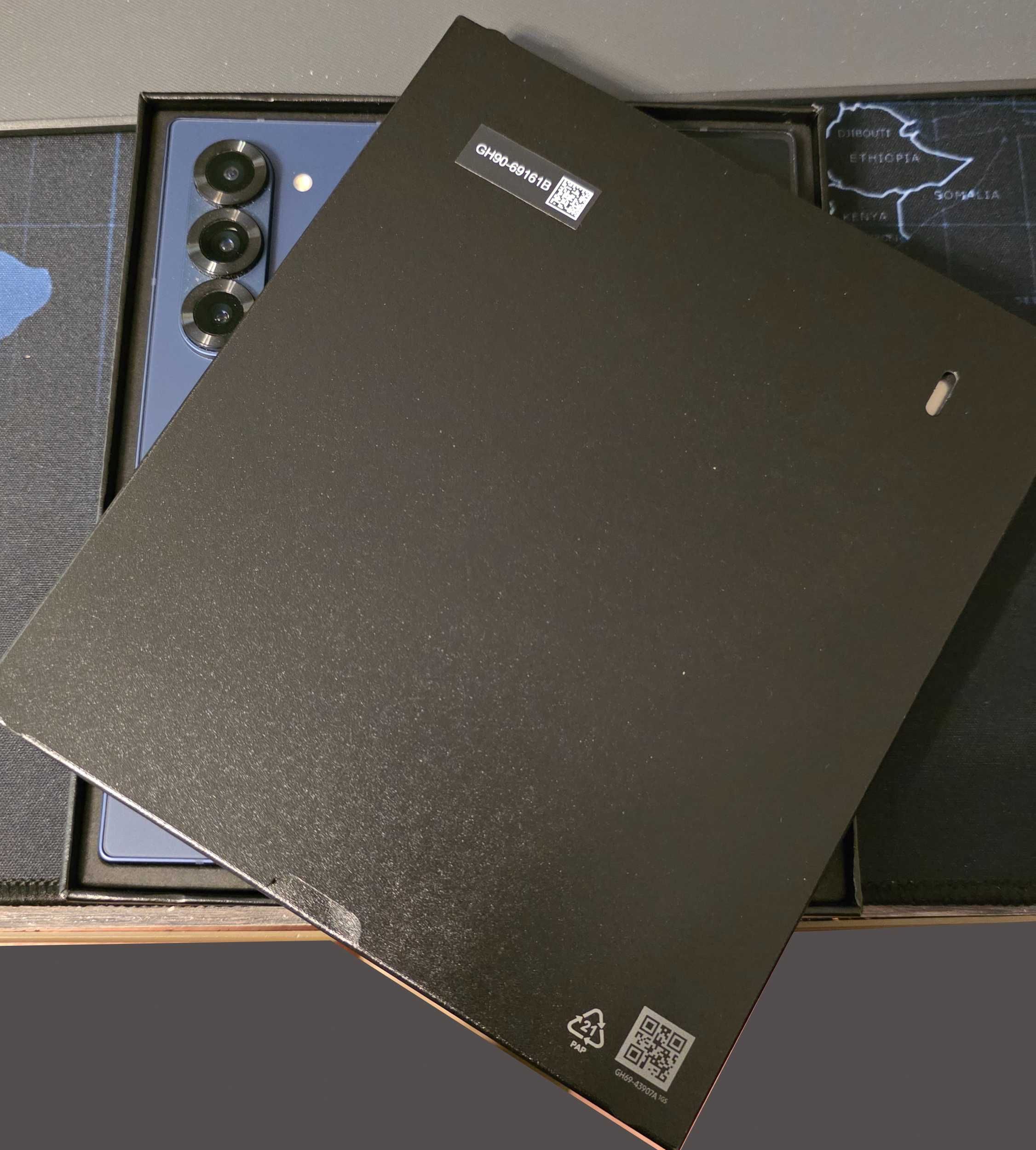 Samsung Galaxy Z Fold 6 512GB Navy в гаранция