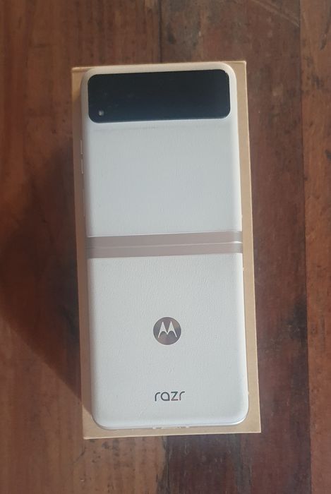 Motorola razr 40