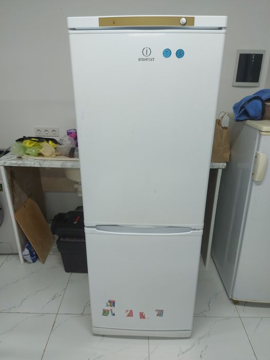 Продам холодильник