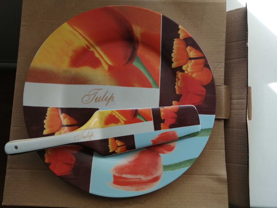 Продаю блюдо для торта. Новое.