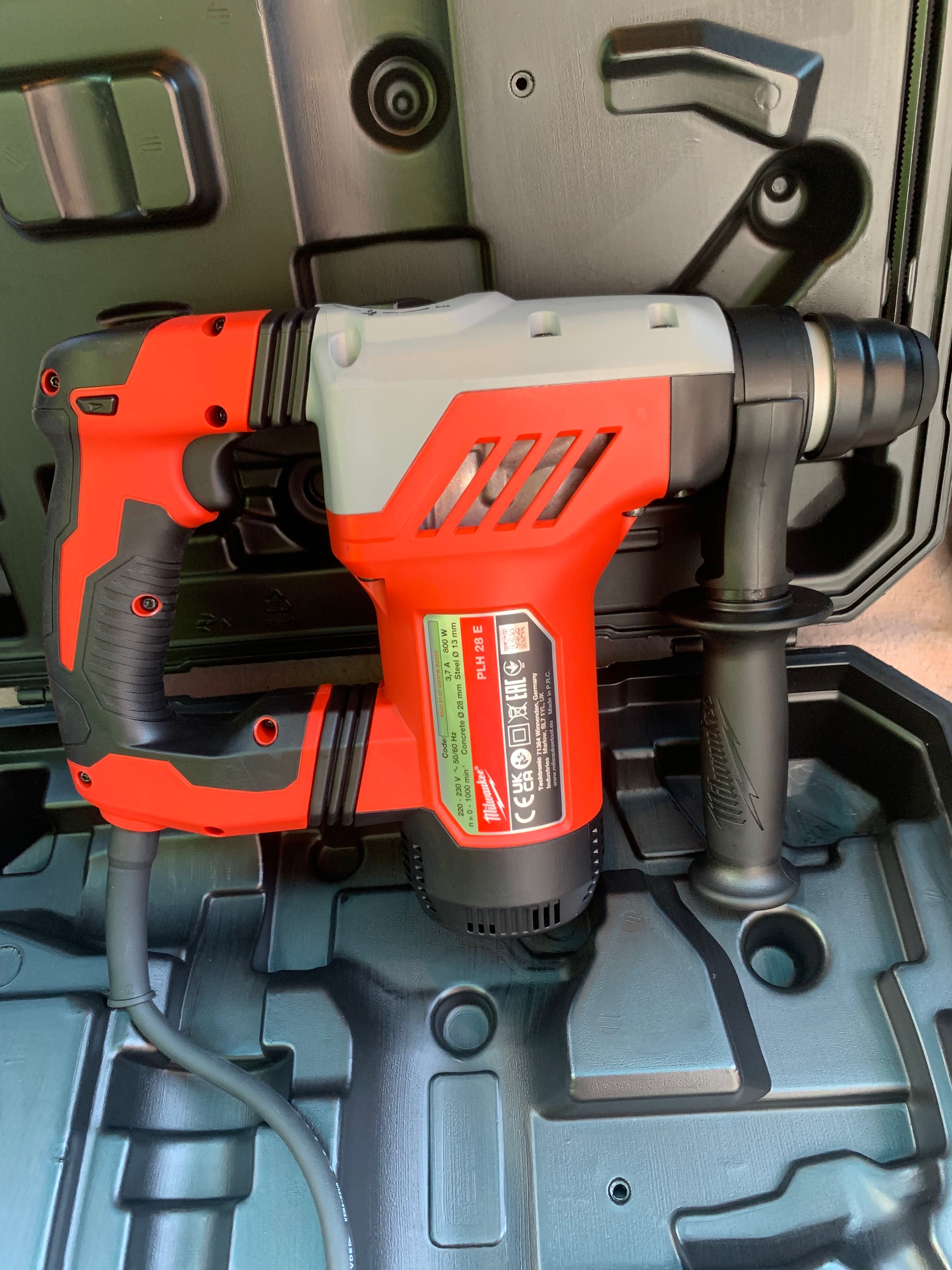 Ciocan rotopercutor Milwaukee