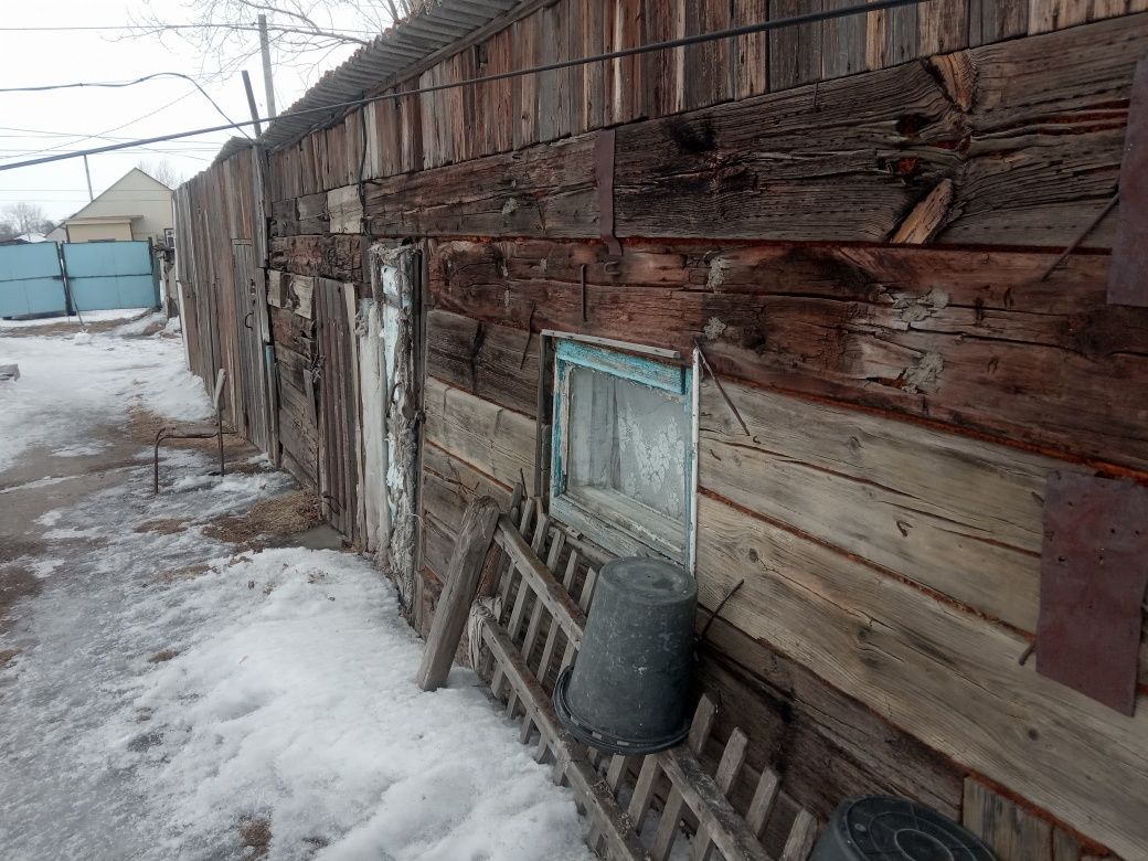 Продам бревенчатый дом