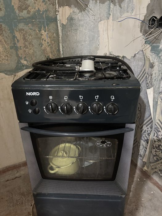 Продам газ плиту