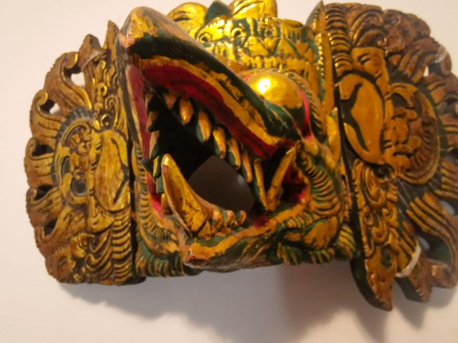 Антична балийска дървена маска на дракон