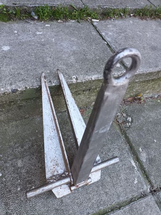 Котва за лодка здрава