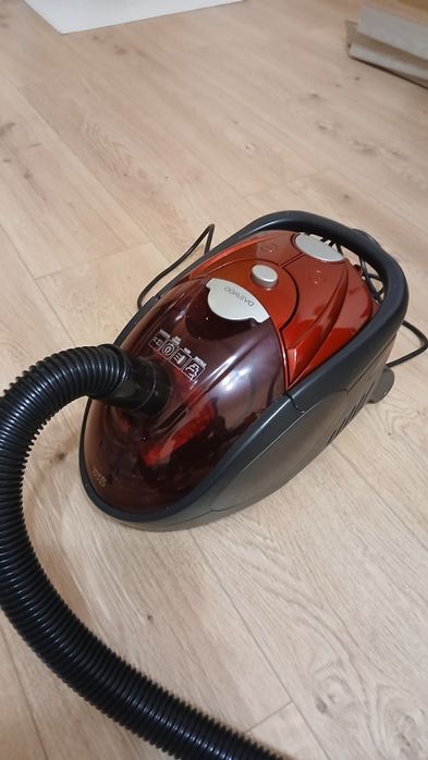 Прахосмукачка  деу