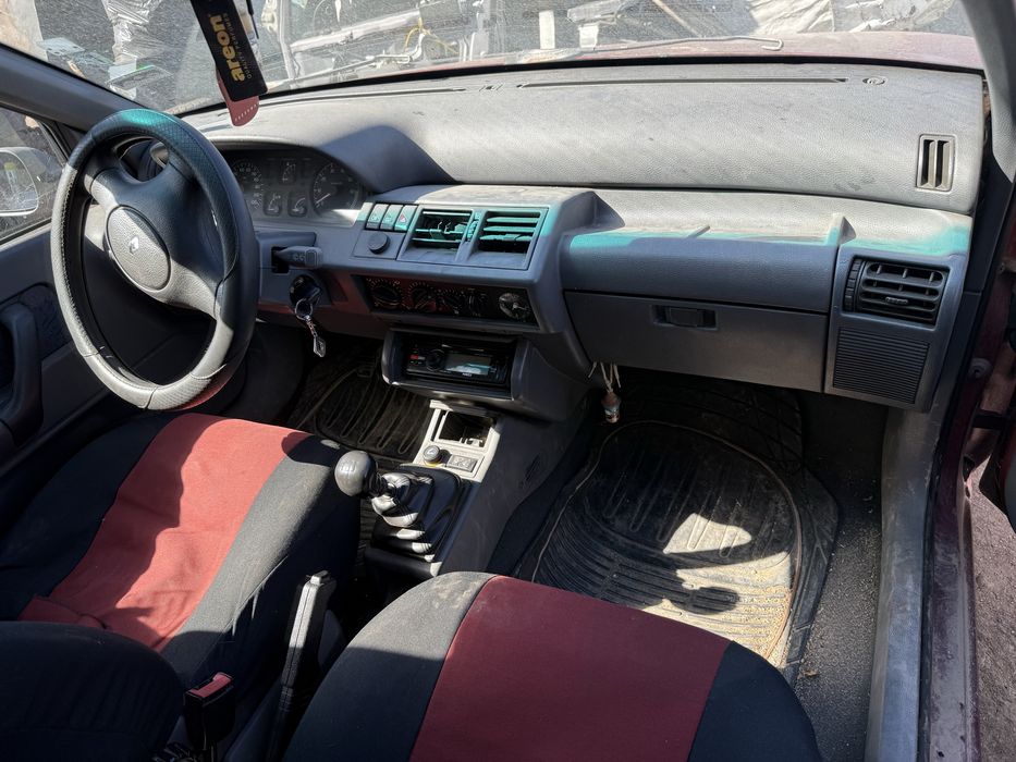 Рено клио1 1997г 1.2 58кс цяла за части Renault clio 1 1.2i 1997