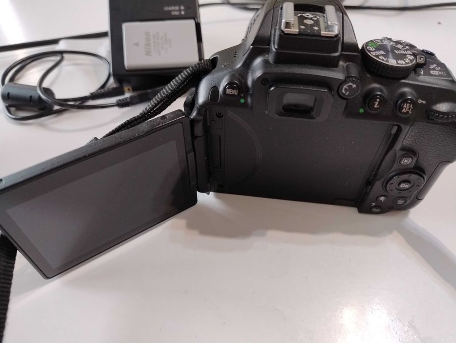 Фотоапарат Никон Nikon D5300- пълен комплект за снимане