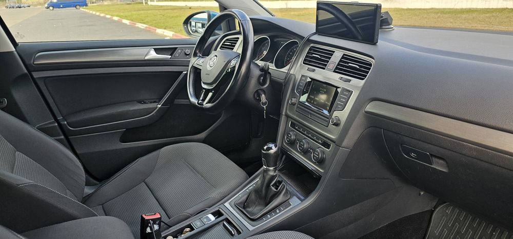 Vând Volkswagen golf 7 1.2 tsi 115cp