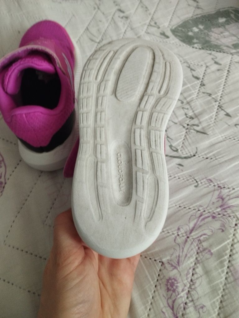 Маратонки Adidas 27 номер