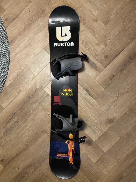 Snowboard cu legaturi