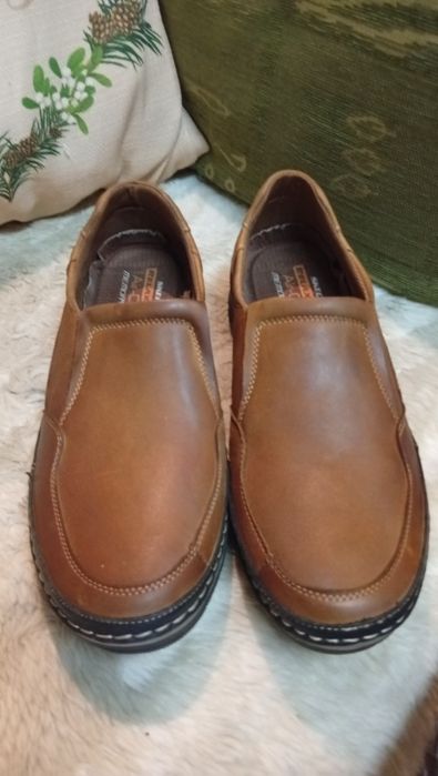 N.44 Нови кожени обувки Skechers "Air-Cooled"