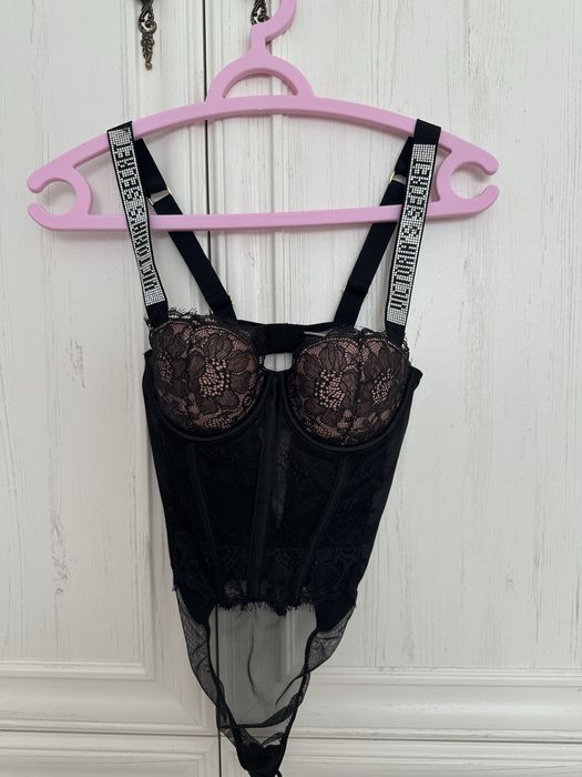 Гащеризони и пижами Victoria's Secret, цена 25 лв.